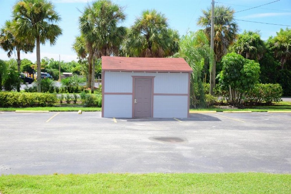 Flamingo Motel image 16